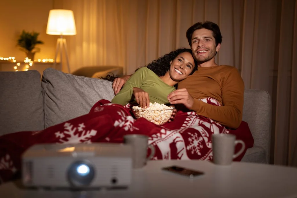 sevgili ile yapılacak aktivite, film izlemek